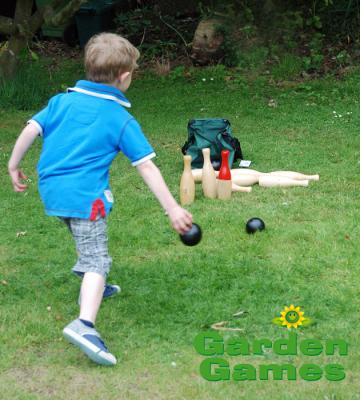 Garden Games skittles 3