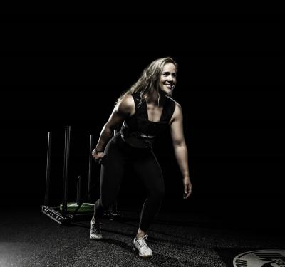 Crossmaxx Power sled with harness (black) 1