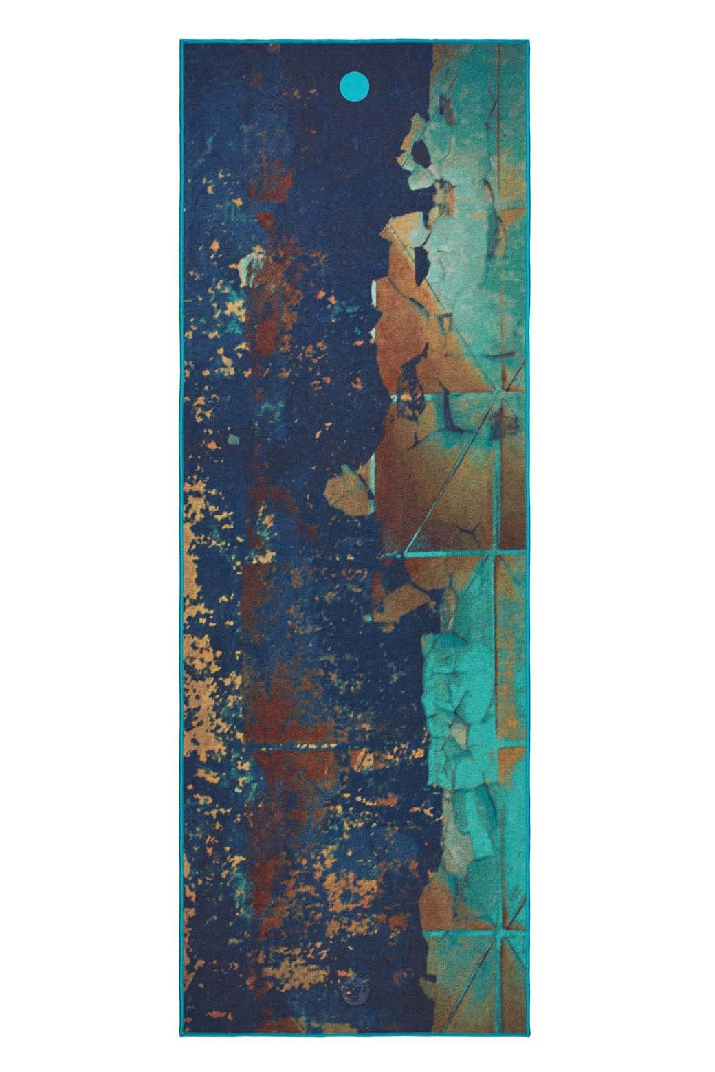 Manduka Yogitoes® Skidless® yoga mat towel 16