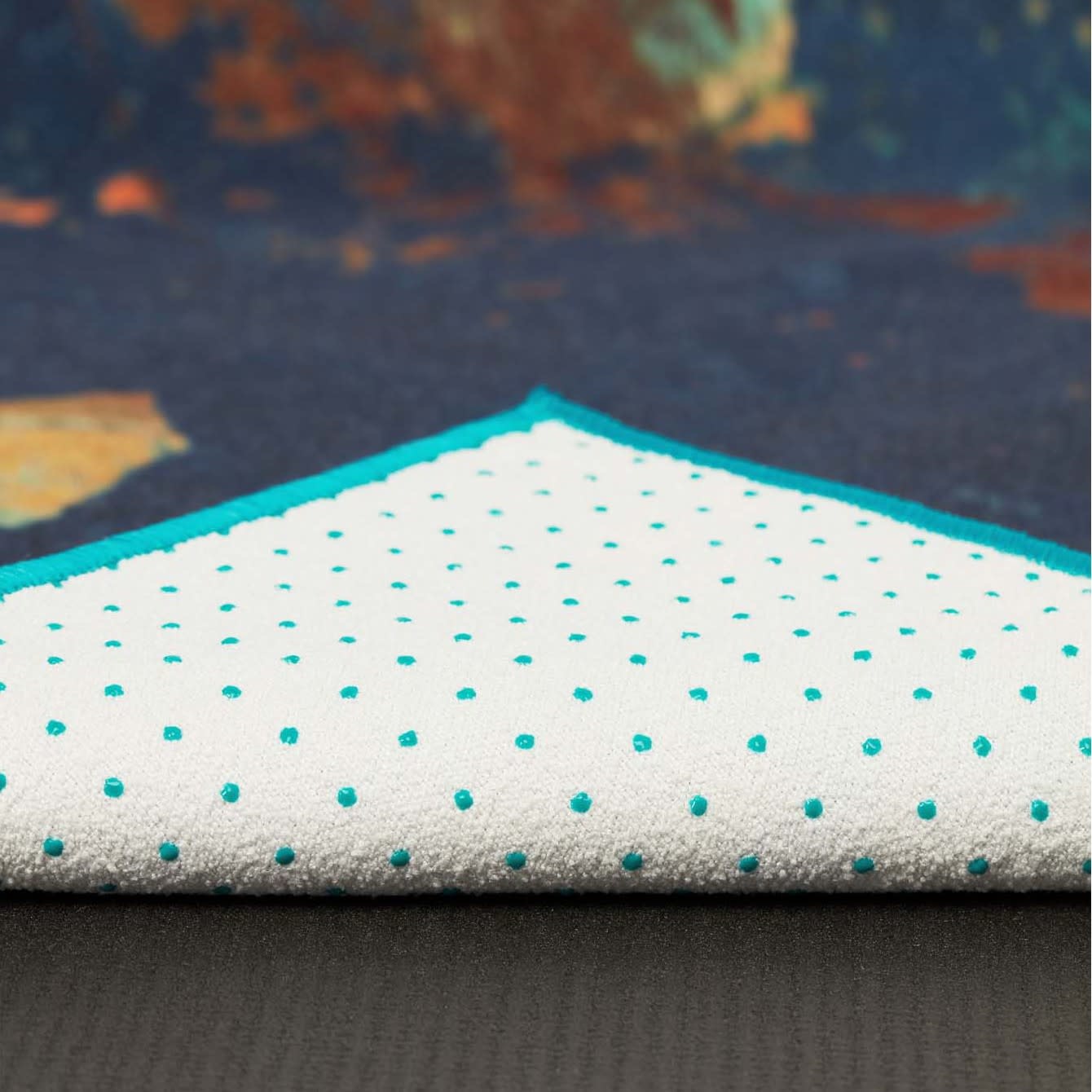 Manduka Yogitoes® Skidless® yoga mat towel 18