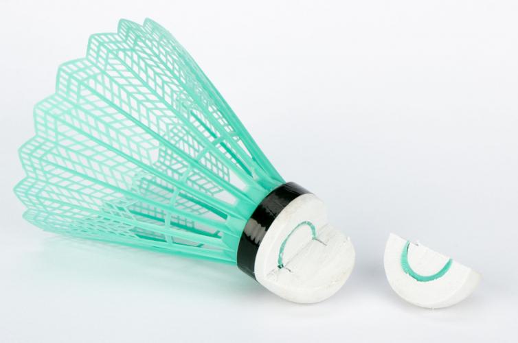 5 colour badminton shuttles 3