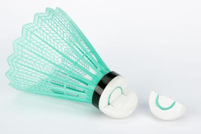 5 colour badminton shuttles 3