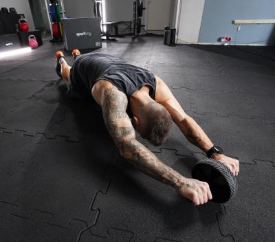 Ab-wheel including knee pad 4