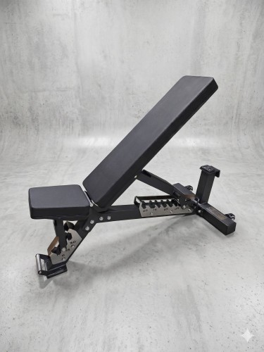 Kraftstation – Verstellbare Hantelbank, 220kg Hex-Hanteln & 3-stufiges Rack 4